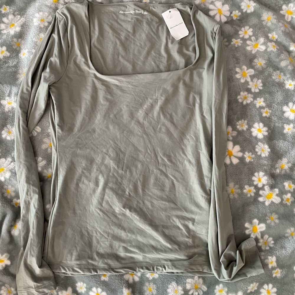 Basic square neck olive long sleeve - brand new